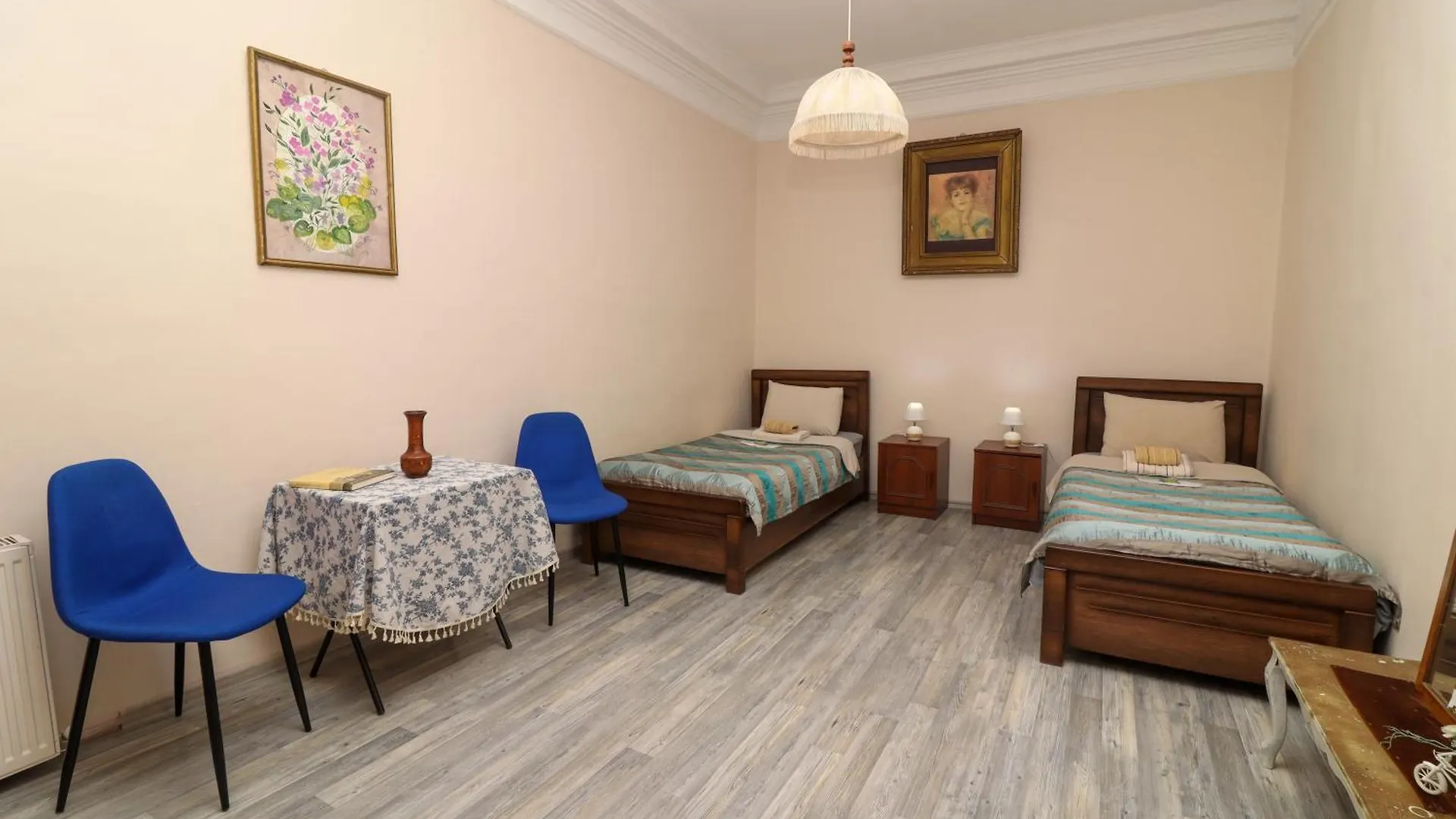 Gæstehus Leon Rooms Tbilisi