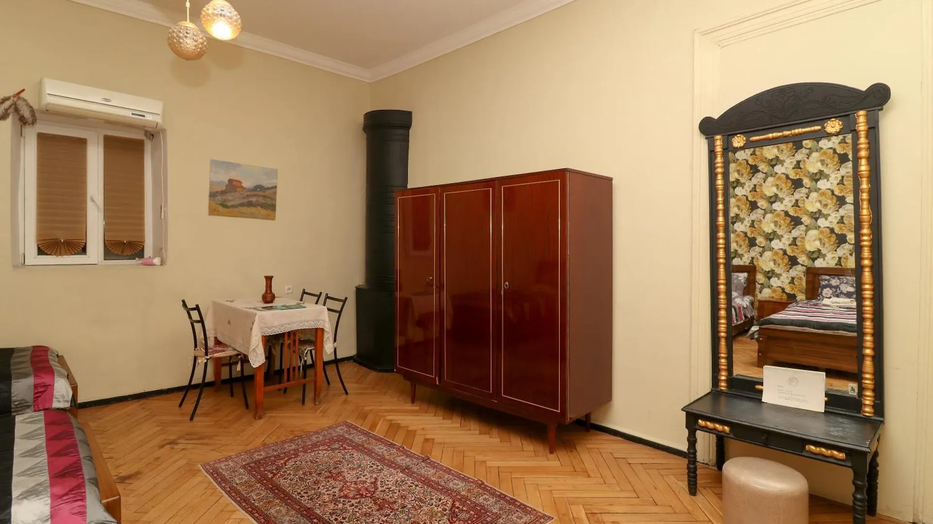 Leon Rooms Tbilisi 2*,  Georgien