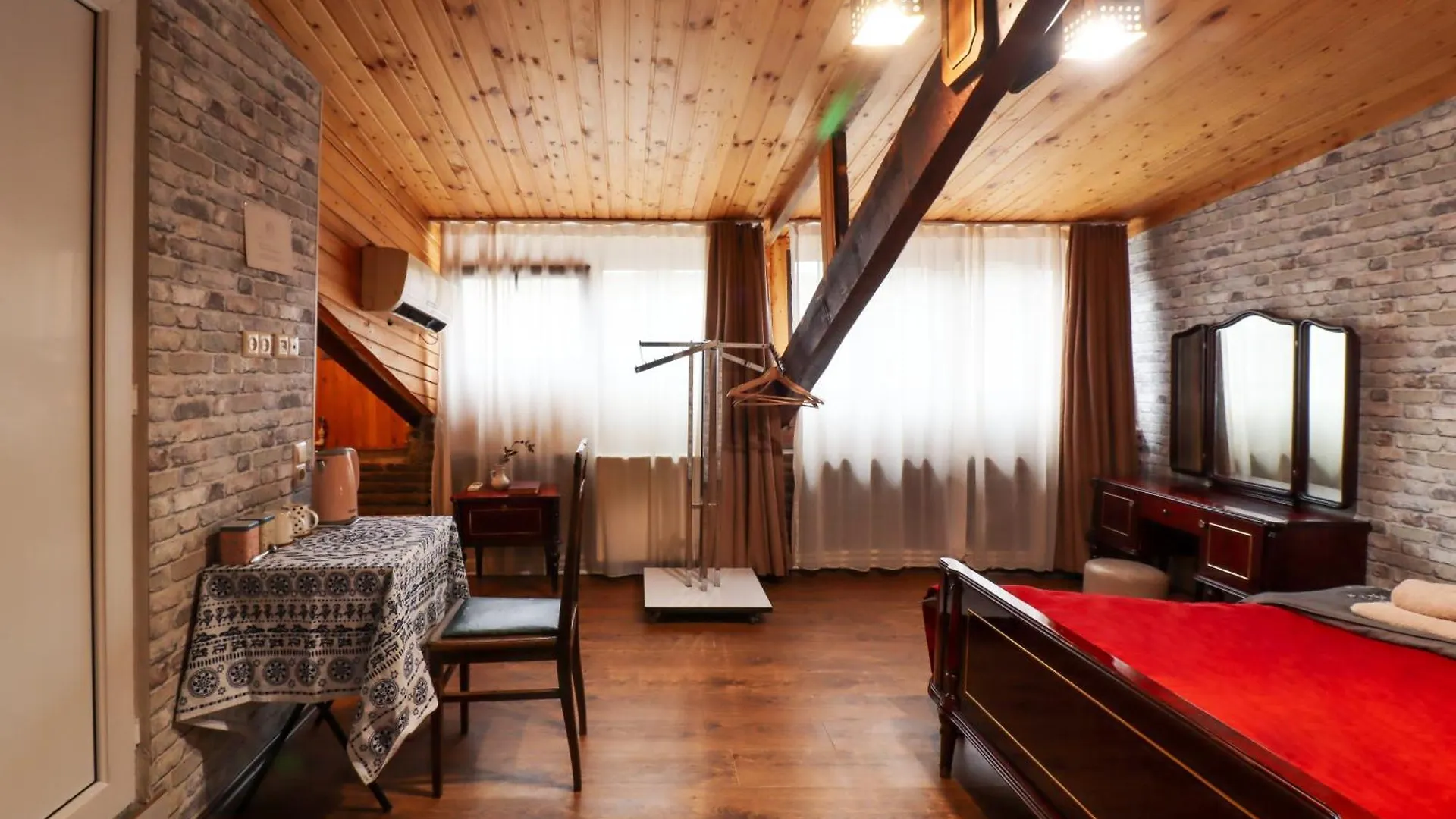 Leon Rooms Tbilisi 2*,