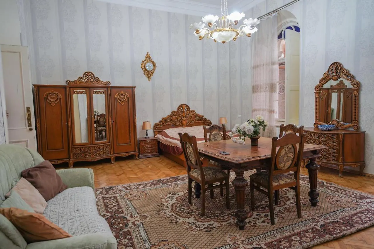 Leon Rooms Tbilisi 2*,