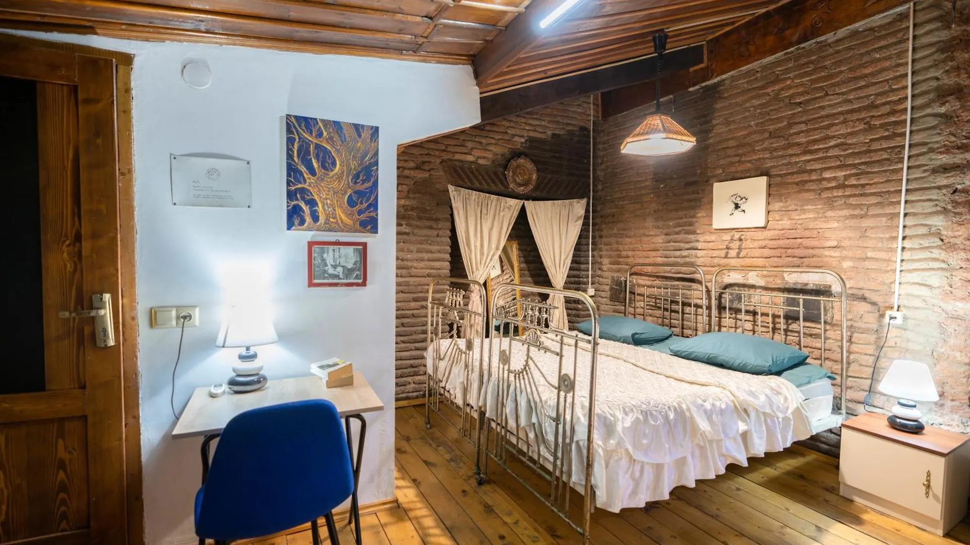 Хостел Leon Rooms Тбилиси Гостевой дом